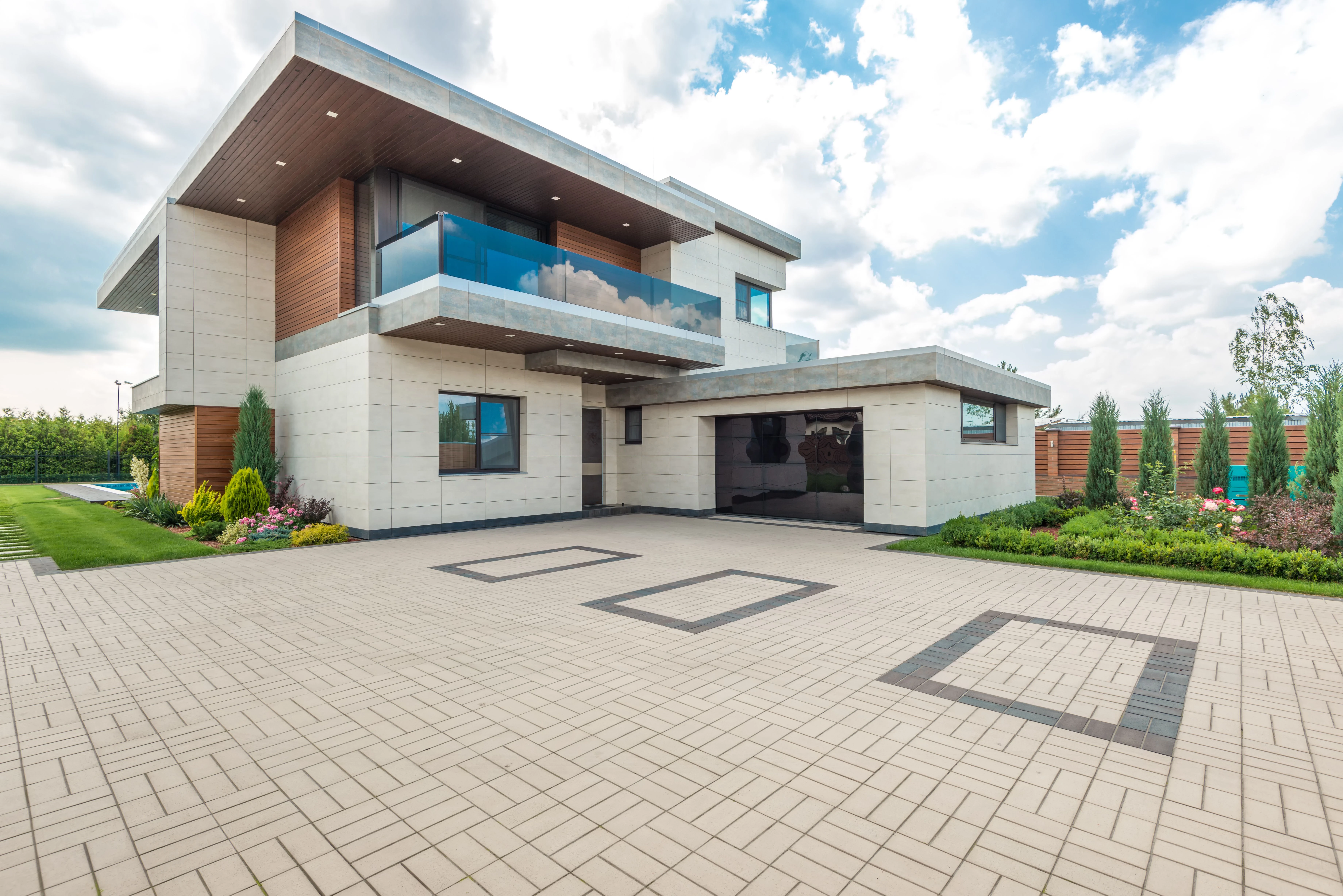 Residential garage door in Wheaton
